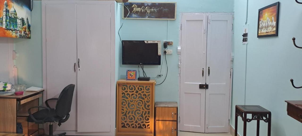 A Home Away From Home Kolkata Ngoại thất bức ảnh