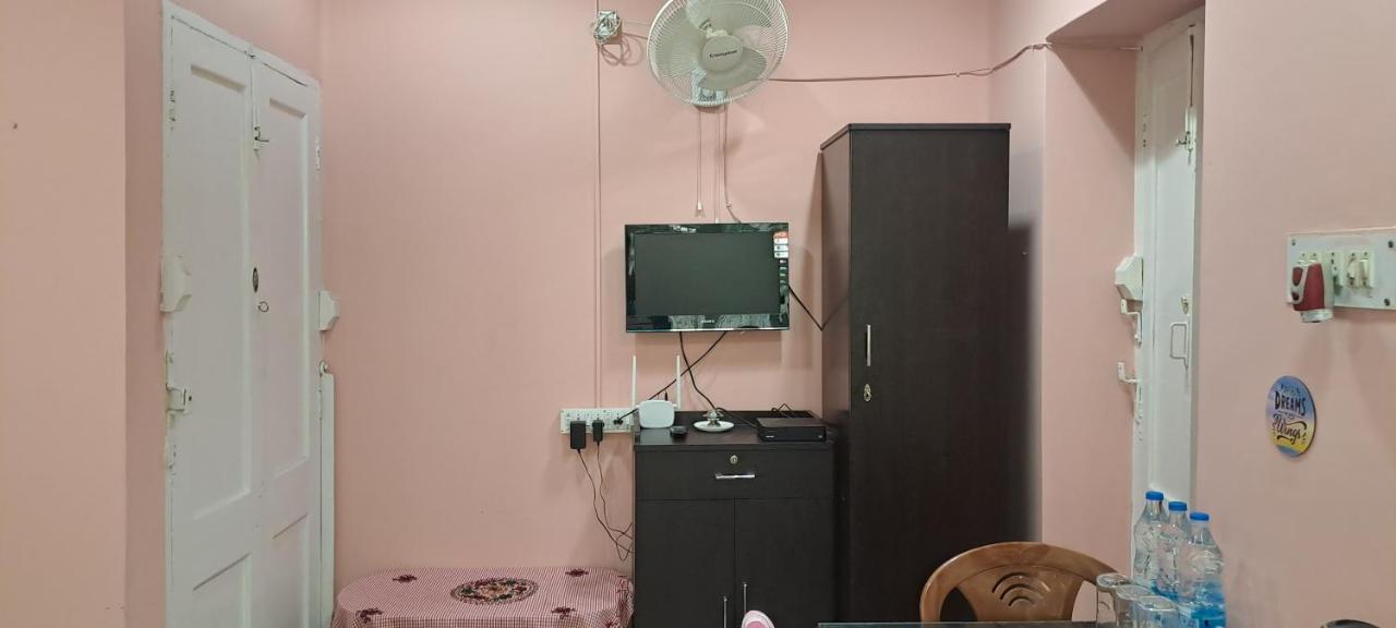 A Home Away From Home Kolkata Ngoại thất bức ảnh